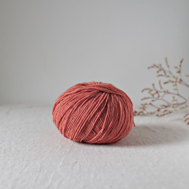 Gilliat knitting yarn, woolen spun merino